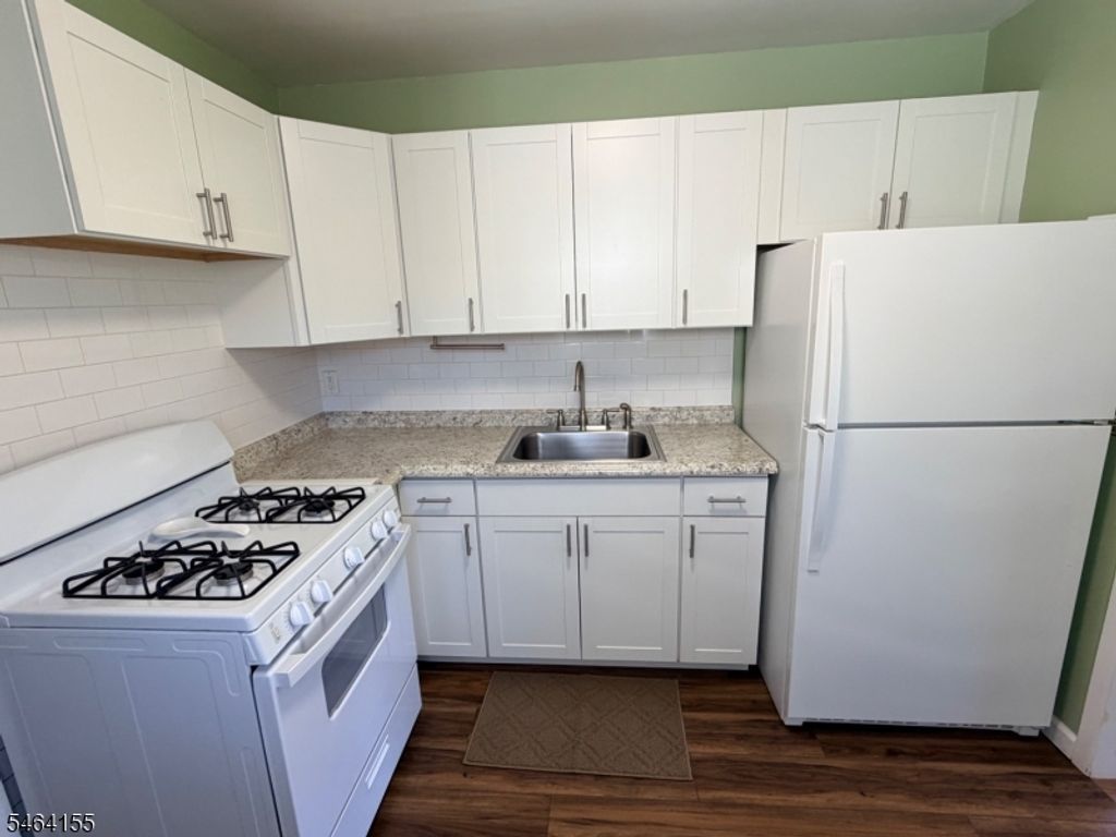 21 Tobyhanna Trl, Hopatcong Boro, NJ 07843 — photo 2