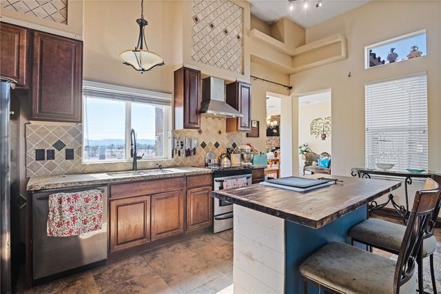 756 S Houck Road, Golden Valley, AZ 86413