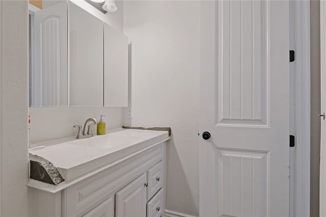 756 S Houck Road, Golden Valley, AZ 86413