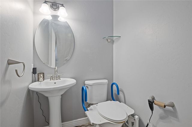 756 S Houck Road, Golden Valley, AZ 86413