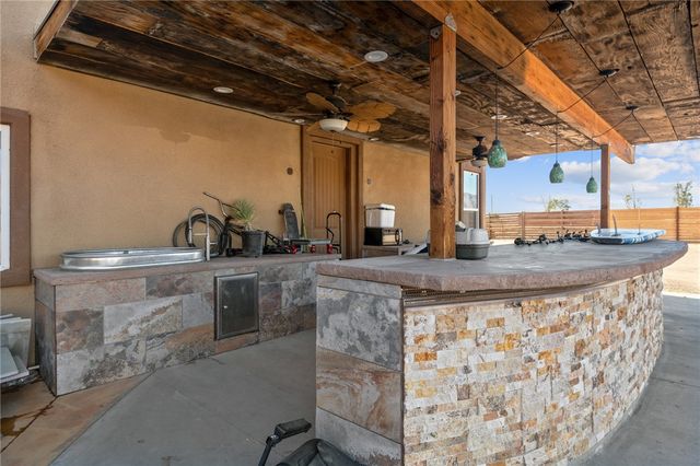 756 S Houck Road, Golden Valley, AZ 86413