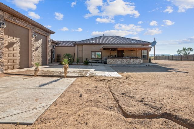 756 S Houck Road, Golden Valley, AZ 86413