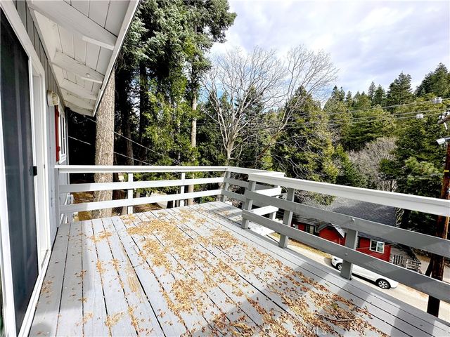 726 Golden, Lake Arrowhead, CA 92352