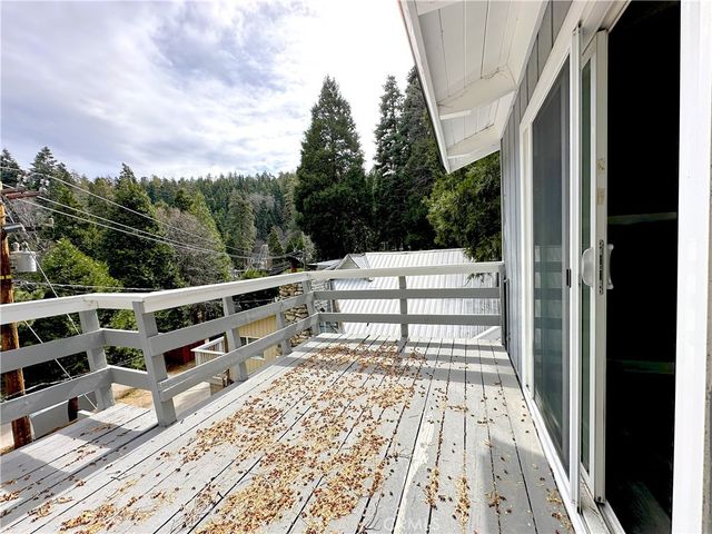 726 Golden, Lake Arrowhead, CA 92352