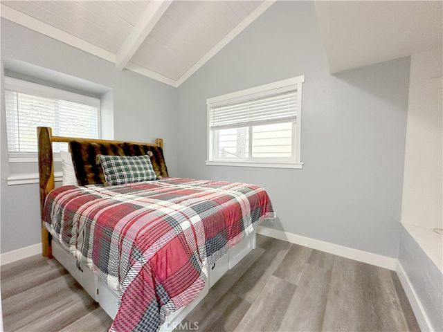 726 Golden, Lake Arrowhead, CA 92352