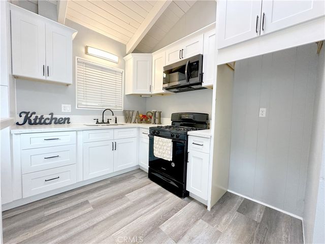 726 Golden, Lake Arrowhead, CA 92352