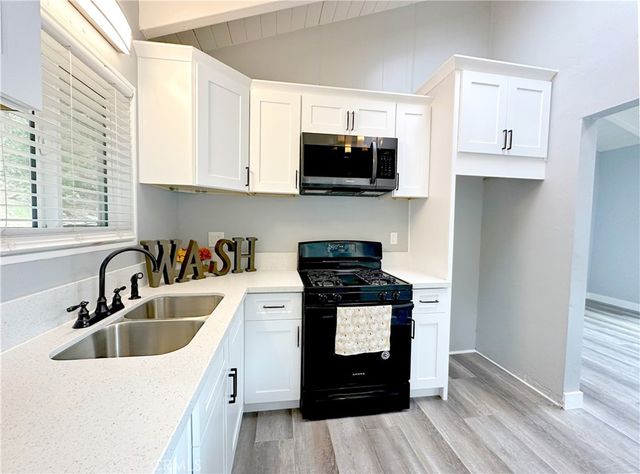 726 Golden, Lake Arrowhead, CA 92352