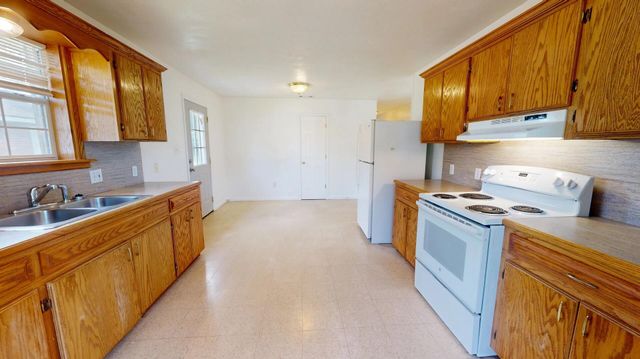 310 Coffee St, Dequincy, LA 70633