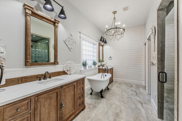 103 Fox Rindle Road, Montgomery, TX 77316