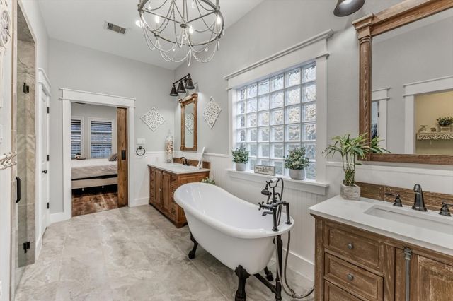 103 Fox Rindle Road, Montgomery, TX 77316