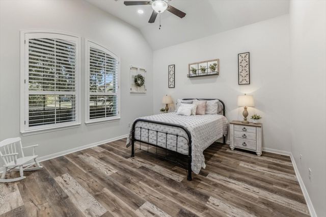 103 Fox Rindle Road, Montgomery, TX 77316