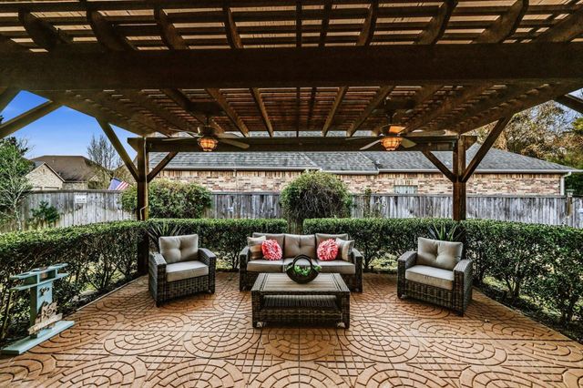 103 Fox Rindle Road, Montgomery, TX 77316