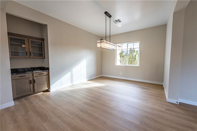 1025 N Juniper Hills Court, Kingman, AZ 86409