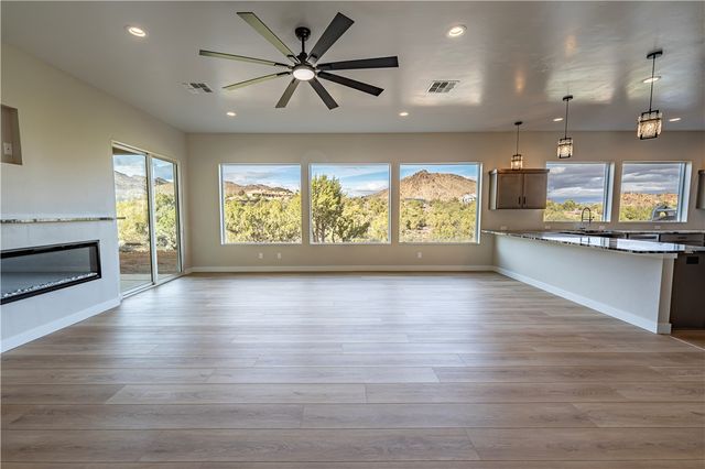 1025 N Juniper Hills Court, Kingman, AZ 86409