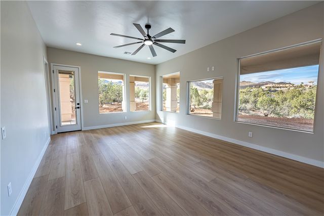 1025 N Juniper Hills Court, Kingman, AZ 86409