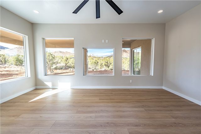 1025 N Juniper Hills Court, Kingman, AZ 86409