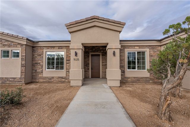 1025 N Juniper Hills Court, Kingman, AZ 86409