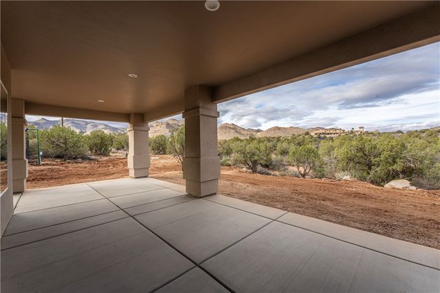 1025 N Juniper Hills Court, Kingman, AZ 86409