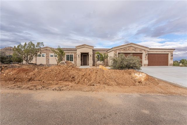 1025 N Juniper Hills Court, Kingman, AZ 86409