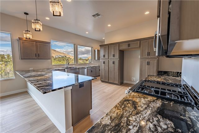 1025 N Juniper Hills Court, Kingman, AZ 86409