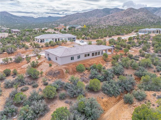 1025 N Juniper Hills Court, Kingman, AZ 86409