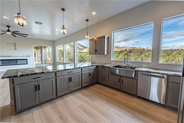 1025 N Juniper Hills Court, Kingman, AZ 86409