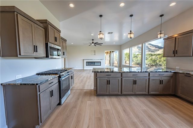 1025 N Juniper Hills Court, Kingman, AZ 86409