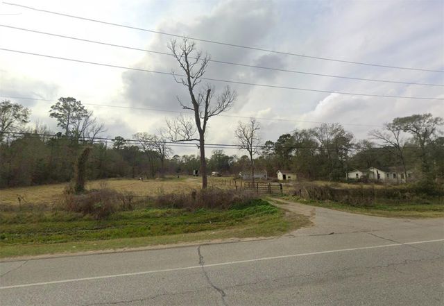 880 Fm 3083 Road, Conroe, TX 77301