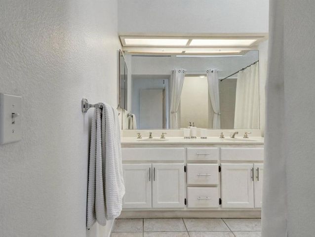 41491 Kansas Street, Palm Desert, CA 92211