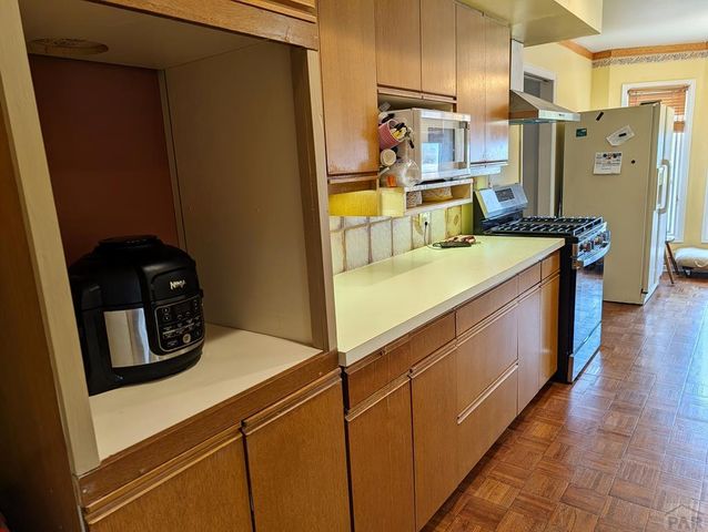 965 W Meadowmoor Dr, Pueblo West, CO 81007