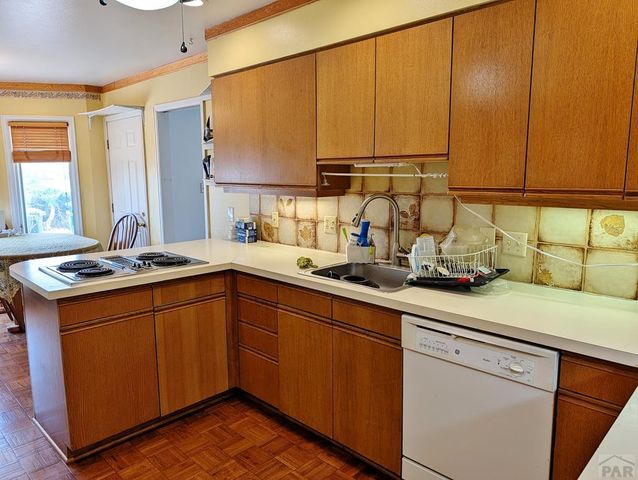 965 W Meadowmoor Dr, Pueblo West, CO 81007