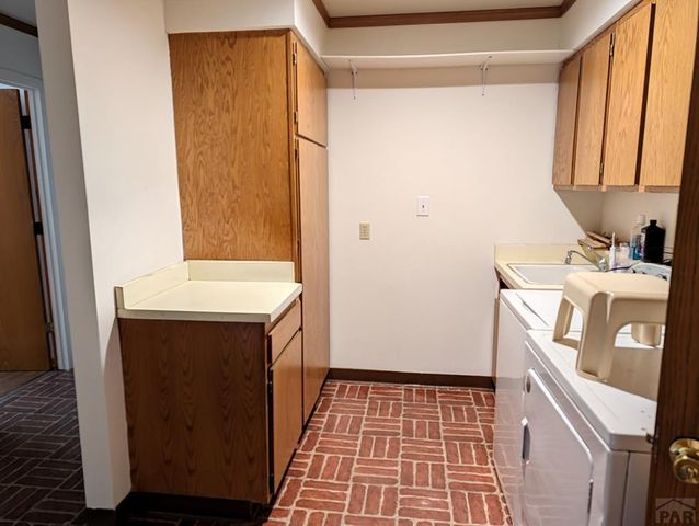 965 W Meadowmoor Dr, Pueblo West, CO 81007