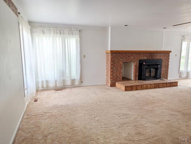 965 W Meadowmoor Dr, Pueblo West, CO 81007