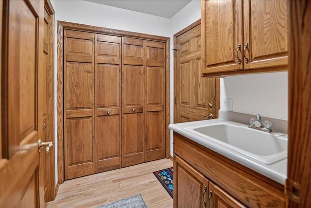 5406 Sandhill Drive, Middleton, WI 53562