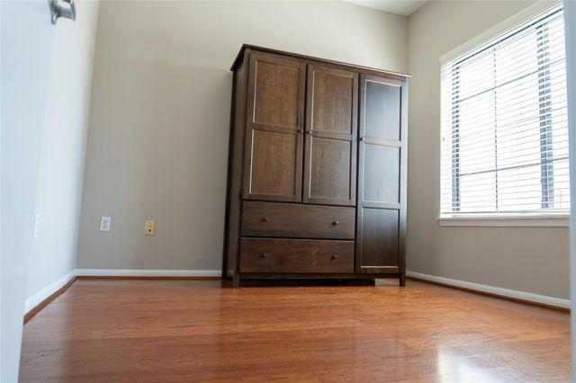 310 S Jensen Drive 1, Houston, TX 77003