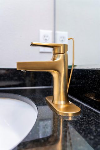 310 S Jensen Drive 1, Houston, TX 77003