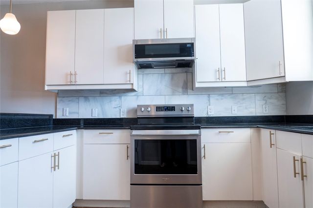 310 S Jensen Drive 1, Houston, TX 77003