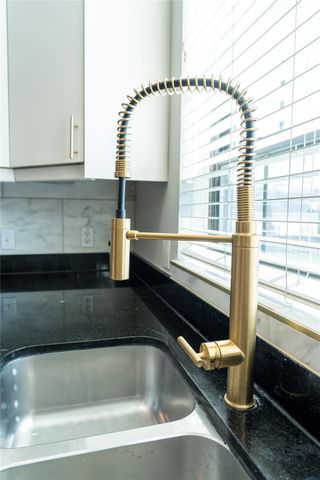 310 S Jensen Drive 1, Houston, TX 77003