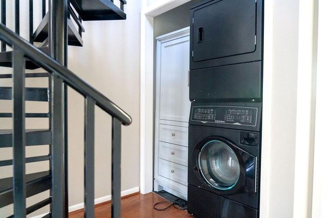 310 S Jensen Drive 1, Houston, TX 77003