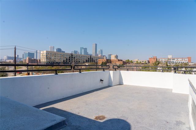 310 S Jensen Drive 1, Houston, TX 77003