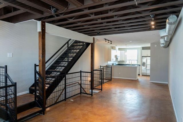 310 S Jensen Drive 1, Houston, TX 77003