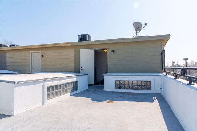 310 S Jensen Drive 1, Houston, TX 77003