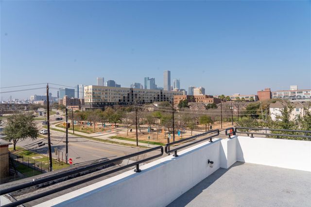 310 S Jensen Drive 1, Houston, TX 77003