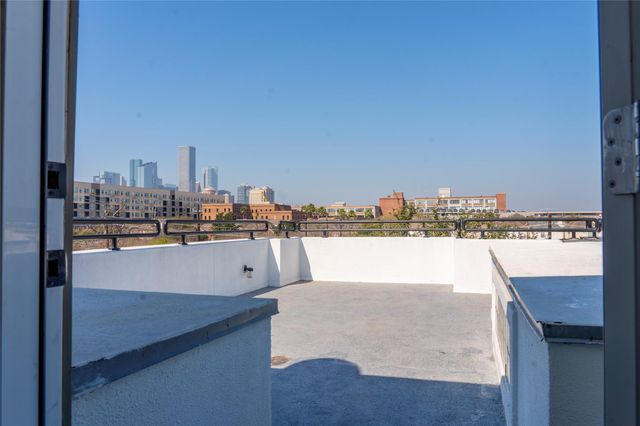 310 S Jensen Drive 1, Houston, TX 77003