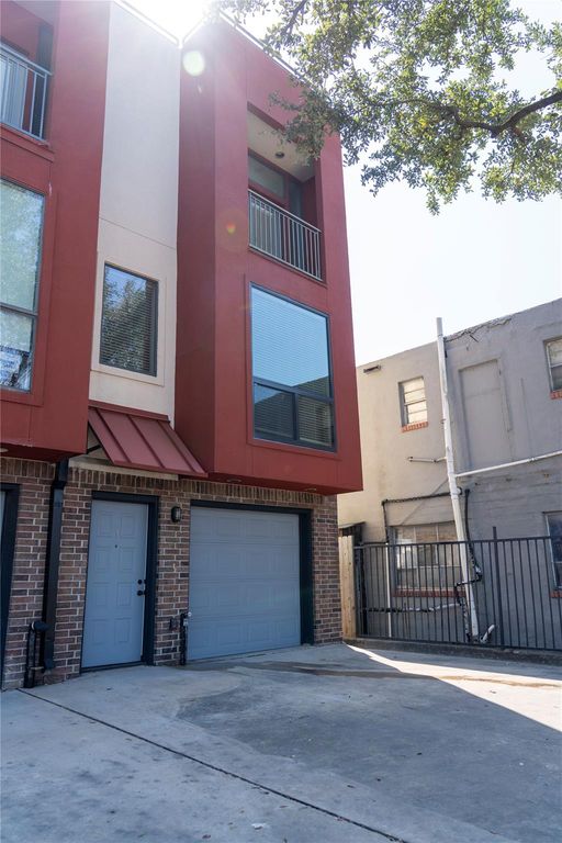 310 S Jensen Drive 1, Houston, TX 77003