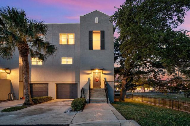5301 ESCENA COURT, Tampa, FL 33611