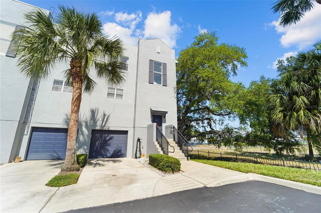 5301 ESCENA COURT, Tampa, FL 33611