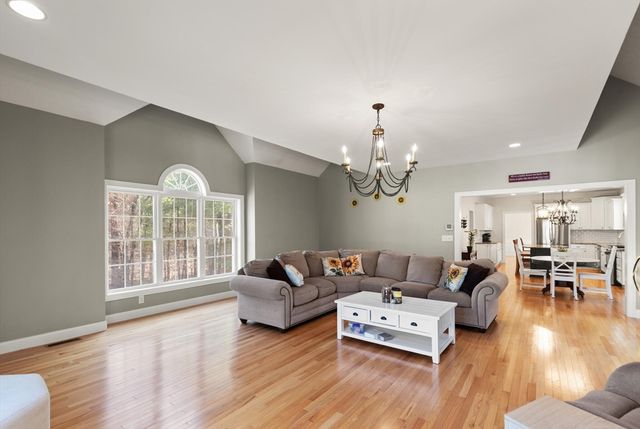 22 Dexter Dr, Rowley, MA 01969