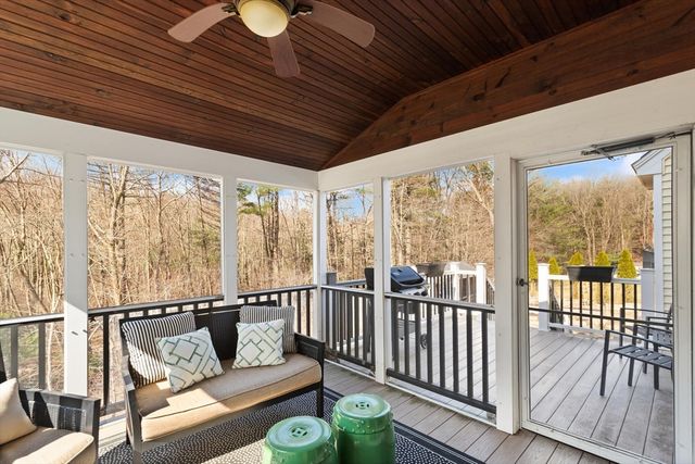 22 Dexter Dr, Rowley, MA 01969