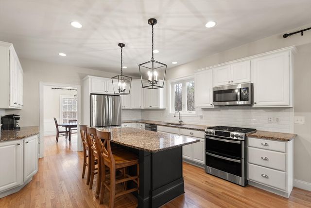 22 Dexter Dr, Rowley, MA 01969